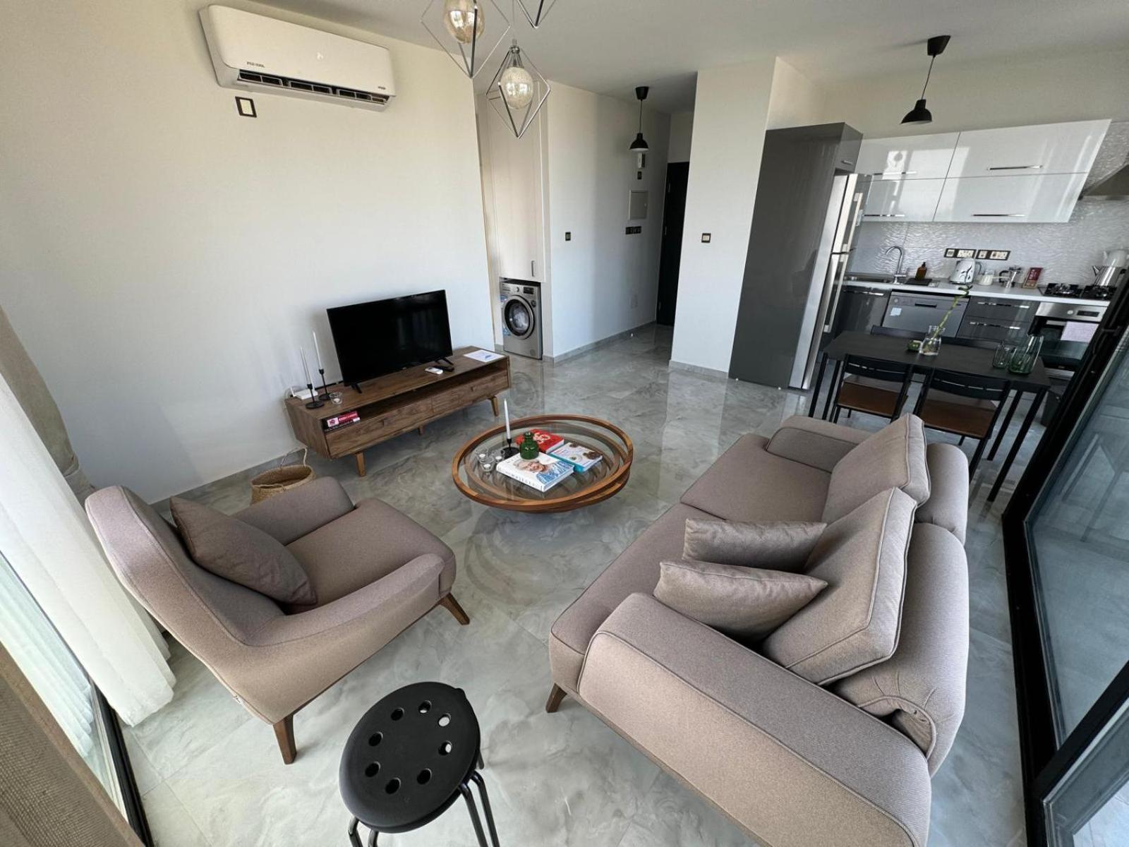 Апартаменти Penthouse In Lapta, A Cozy Coastal Retreat Лапітос